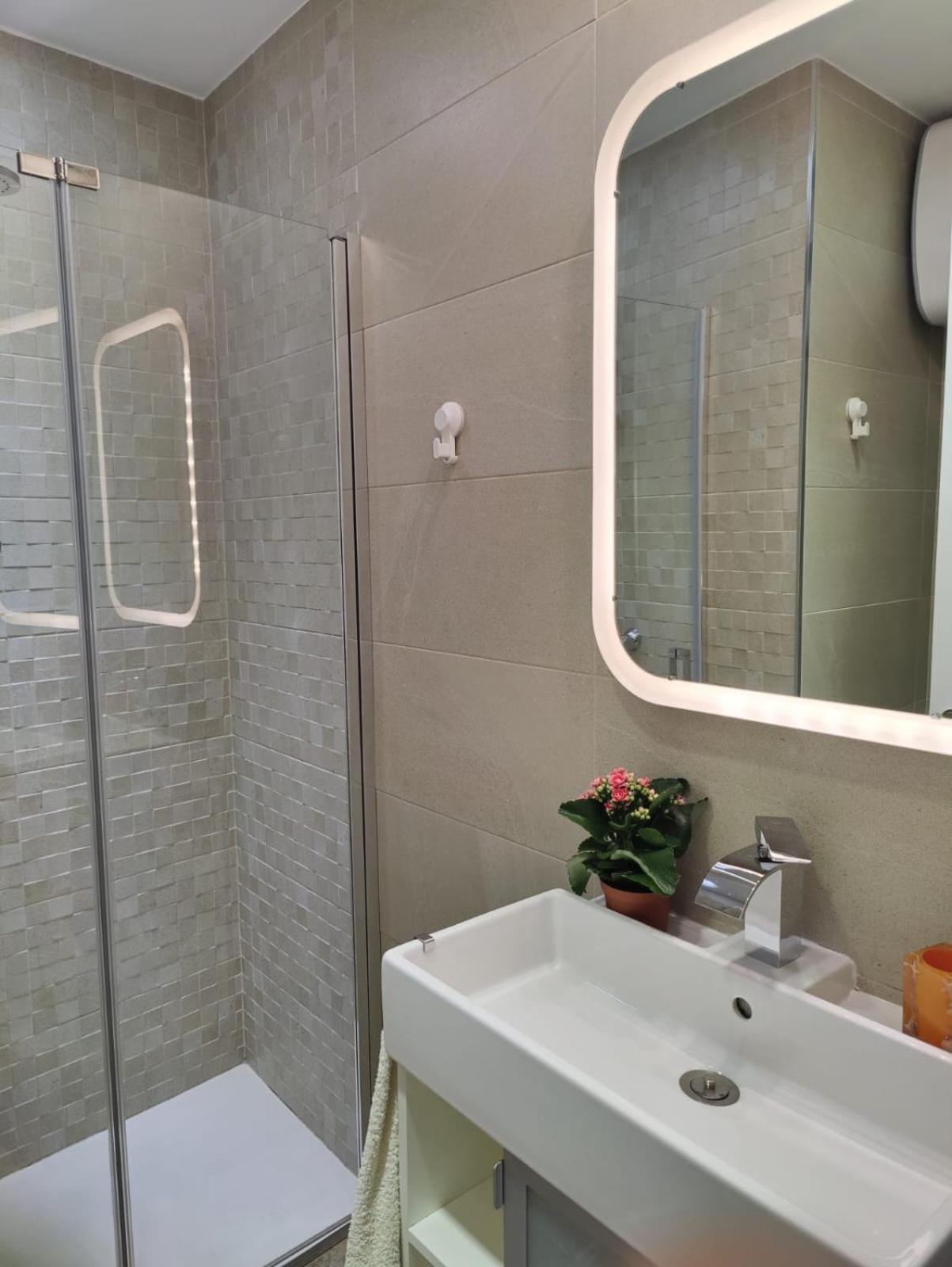 Luminoso Apartamento Exterior Con Balcon Y Patio En Centro Historico Feria-Alameda Seville Ngoại thất bức ảnh