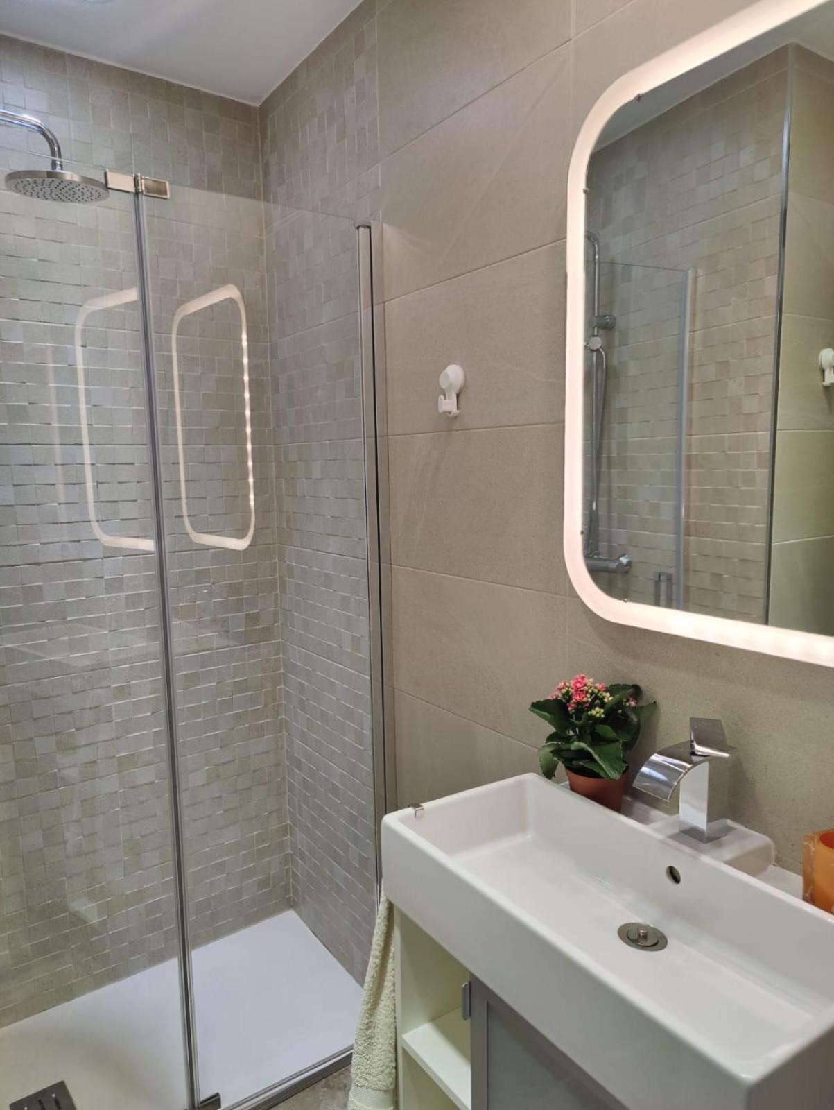 Luminoso Apartamento Exterior Con Balcon Y Patio En Centro Historico Feria-Alameda Seville Ngoại thất bức ảnh