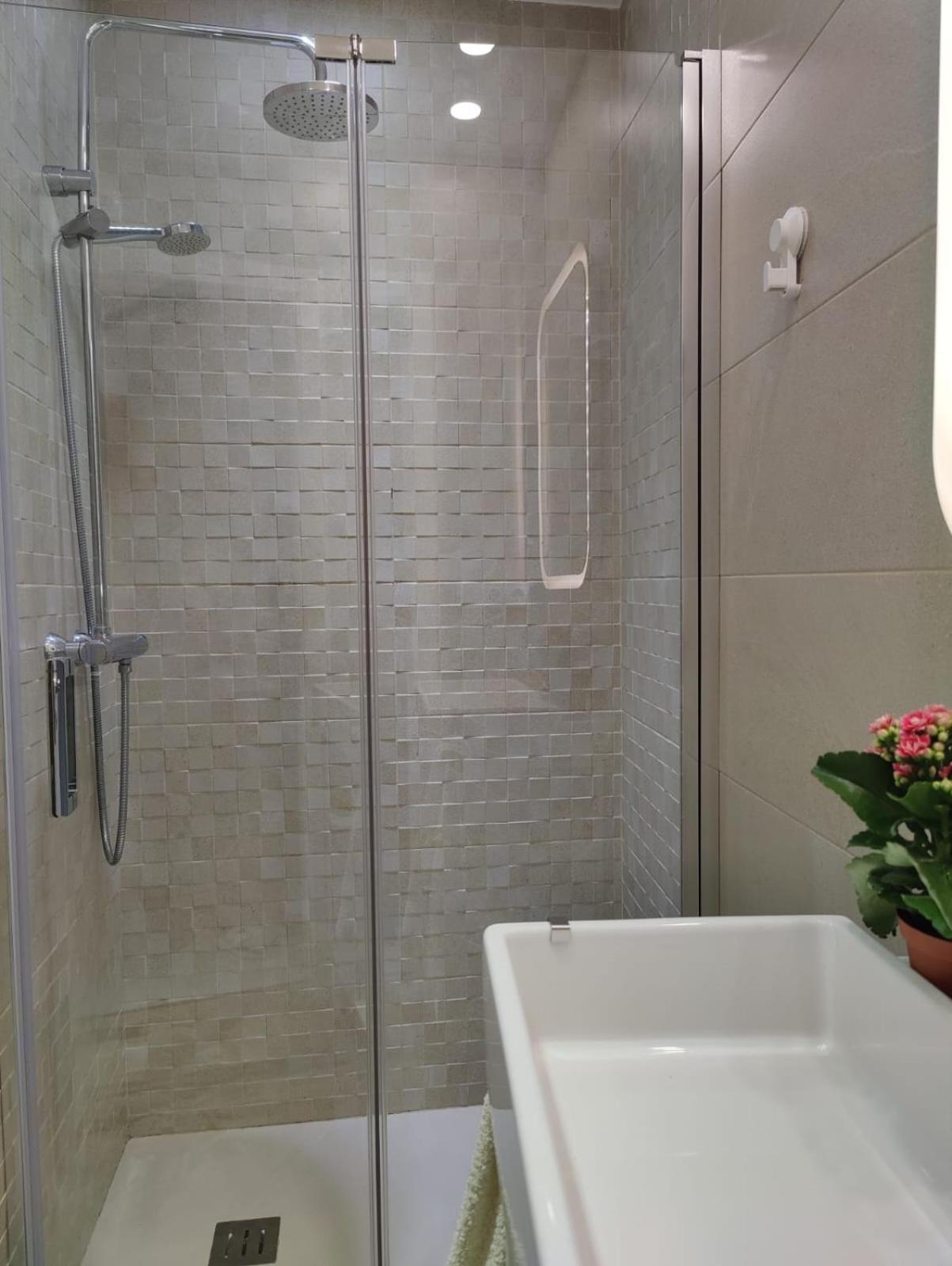 Luminoso Apartamento Exterior Con Balcon Y Patio En Centro Historico Feria-Alameda Seville Ngoại thất bức ảnh