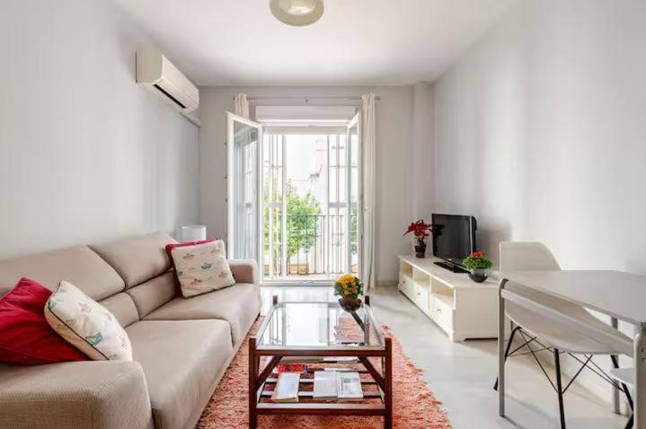 Luminoso Apartamento Exterior Con Balcon Y Patio En Centro Historico Feria-Alameda Seville Ngoại thất bức ảnh
